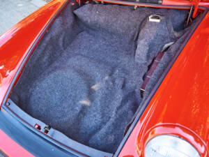 Image 36/44 of Porsche 911 SC 3.0 (1983)