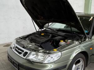 Image 41/103 of Saab 9-5 3.0t SportCombi (1999)