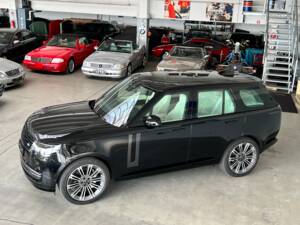 Immagine 8/42 di Land Rover Range Rover D350 (2022)