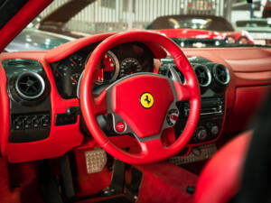 Bild 32/54 von Ferrari F 430 (2006)