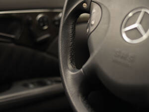 Image 17/84 de Mercedes-Benz E 55 AMG (2002)