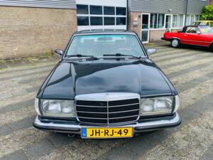 Bild 3/50 von Mercedes-Benz 230 C (1980)