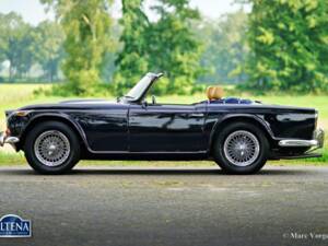 Imagen 7/36 de Triumph TR 4A IRS (1966)