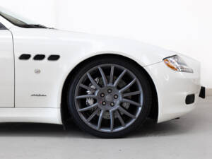 Image 28/39 de Maserati Quattroporte S 4.7 (2009)