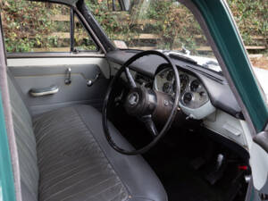 Bild 8/15 von Standard Vanguard Luxury Six (1962)