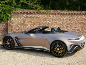 Image 22/50 of Aston Martin V8 Vantage Roadster (2023)