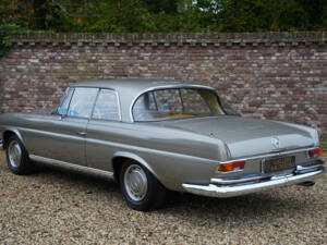 Image 15/50 of Mercedes-Benz 280 SE (1968)