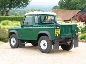 Bild 36/50 von Land Rover Defender 90 Td5 (2006)