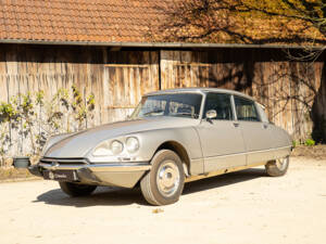 Image 4/53 of Citroën DS 23 Pallas (1972)