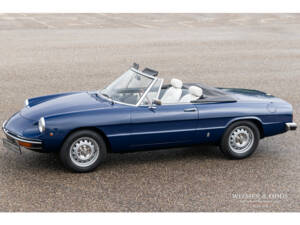 Image 5/33 of Alfa Romeo 1600 Spider (1975)