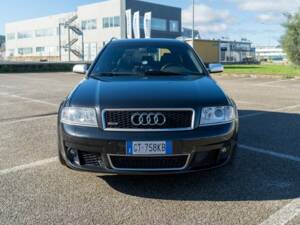 Image 5/7 of Audi RS6 Avant (2003)