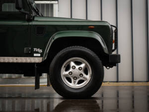 Image 6/90 of Land Rover Defender 90 Td5 (1999)