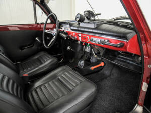 Image 12/50 of Volvo 1800 S (1965)