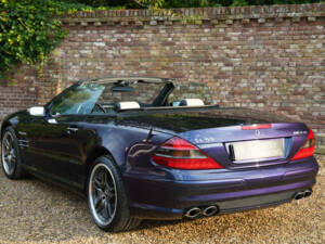 Image 18/50 of Mercedes-Benz SL 55 AMG (2006)