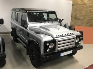 Afbeelding 3/7 van Land Rover Defender 110 (2011)