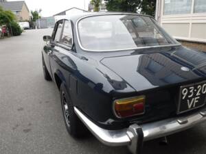 Image 20/39 de Alfa Romeo Giulia 1600 GT Junior (1973)