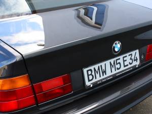 Image 17/18 of BMW M5 (1992)