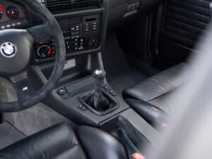 Image 39/91 de BMW M3 Sport Evo (1990)