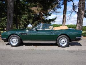 Immagine 3/11 di Aston Martin V8 Volante (1982)