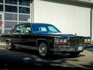 Image 5/38 de Cadillac Brougham Elegance (1988)