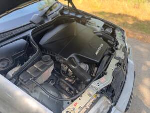Image 17/36 of Mercedes-Benz C 43 AMG T (1998)