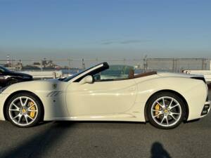 Imagen 2/36 de Ferrari California (2010)