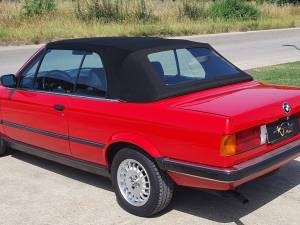 Image 7/38 of BMW 320i (1987)