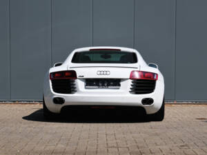 Bild 31/53 von Audi R8 (2008)