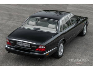 Image 9/32 of Jaguar XJ6 3.2 Executive (1997)