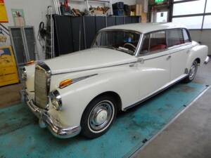 Image 8/28 de Mercedes-Benz 300 d (1960)