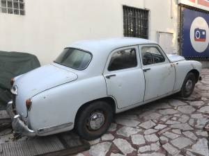 Image 3/31 of Alfa Romeo 1900 Super Berlina (1956)