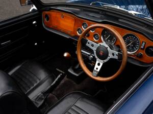 Image 4/30 de Triumph TR 6 (1974)