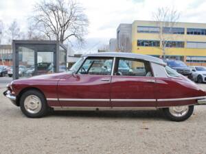 Image 5/23 of Citroën DS 21 Pallas (1967)