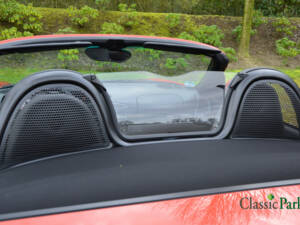 Image 38/50 of Porsche Boxster (2002)