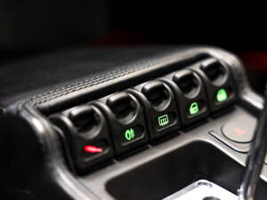 Image 36/55 of Ferrari F 355 Berlinetta (1994)