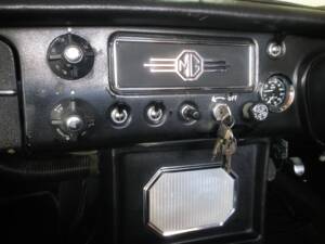 Bild 19/29 von MG MGC (1969)