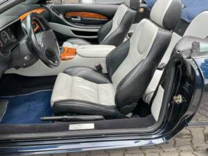 Bild 17/20 von Aston Martin DB 7 Vantage Volante (2003)