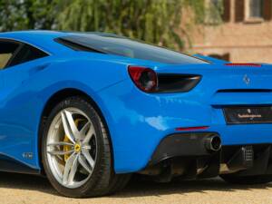 Imagen 28/50 de Ferrari 488 GTB (2017)