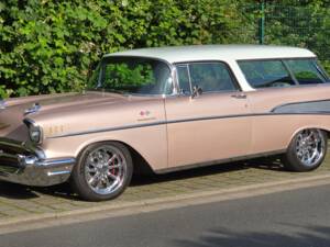 Image 2/47 of Chevrolet Bel Air Nomad (1957)