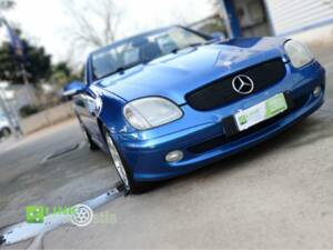 Immagine 1/10 di Mercedes-Benz SLK 200 Kompressor (2000)