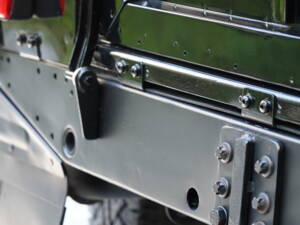 Bild 76/97 von Land Rover Defender 90 Td5 (2000)