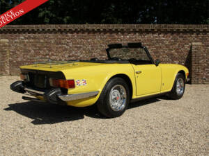 Image 17/50 of Triumph TR 6 (1975)