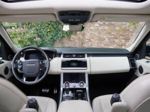 Image 31/50 of Land Rover Range Rover Sport P400e PHEV (2020)