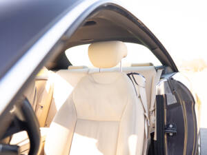 Image 37/67 of Mercedes-Benz CL 500 (2006)