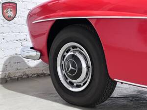 Image 7/45 of Mercedes-Benz 190 SL (1958)