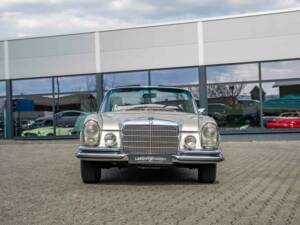 Imagen 3/30 de Mercedes-Benz 280 SE 3,5 (1969)