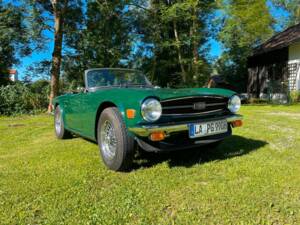 Image 13/20 of Triumph TR 6 (1976)