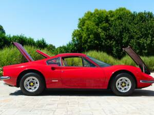 Image 6/50 de Ferrari Dino 246 GT (1971)
