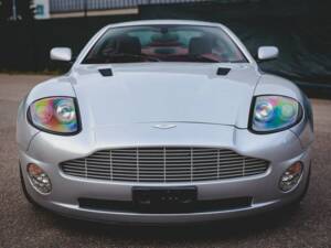 Immagine 3/7 di Aston Martin V12 Vanquish (2003)