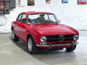 Bild 9/63 von Alfa Romeo Giulia 1300 GT Junior (1973)